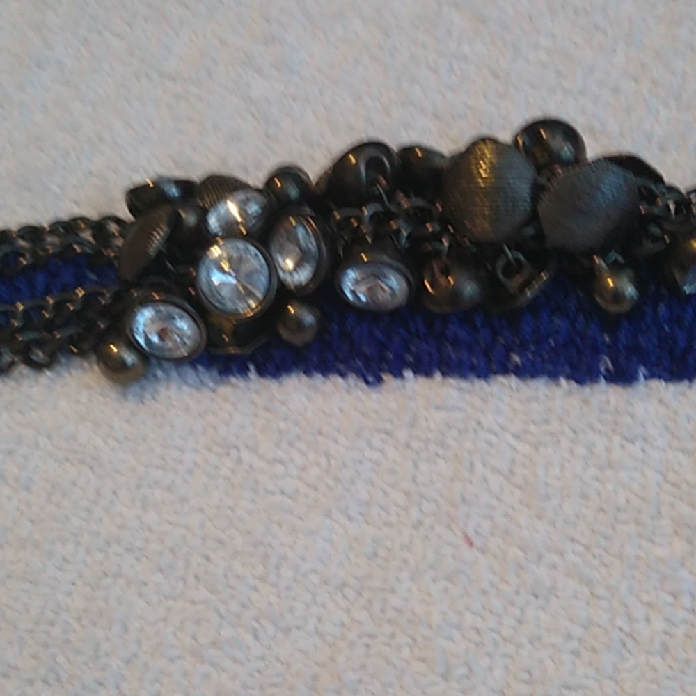 Chunky metal blinged necklace - Picture 3 of 7